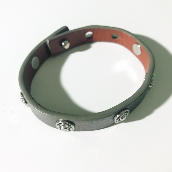 stella & dot ~ metallic pewter leather clover wrap - Picture 4 of 4